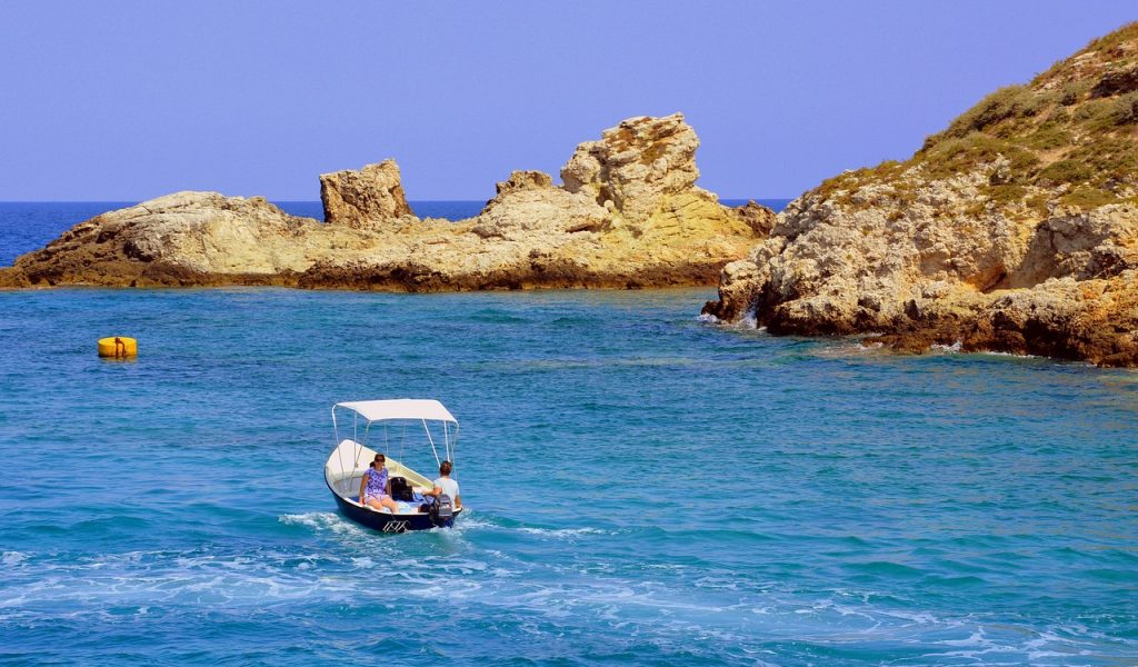 ITALIE, LES POUILLES, PUGLIA, boats, island