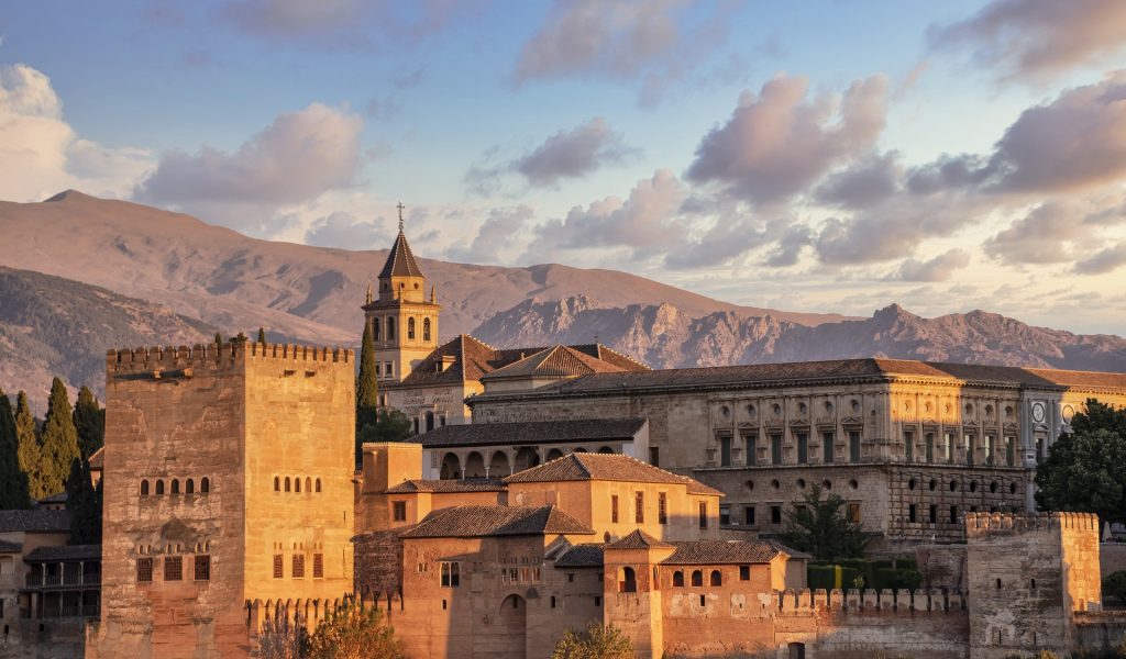 Lumière du soir sur l'Alhambra à Grenade, Espagne